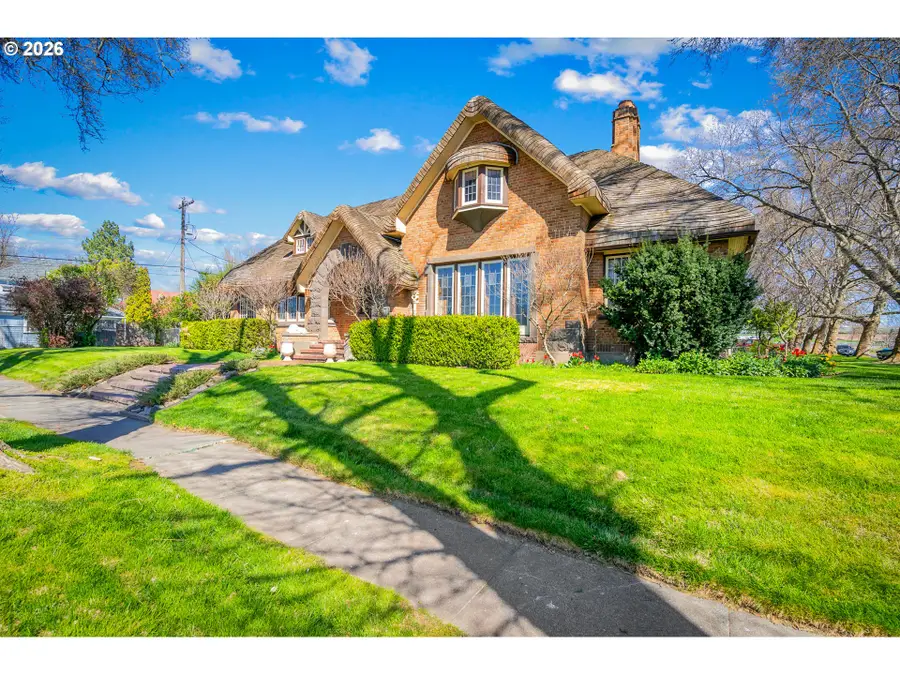 247 4th St, Athena, OR 97813 - #3