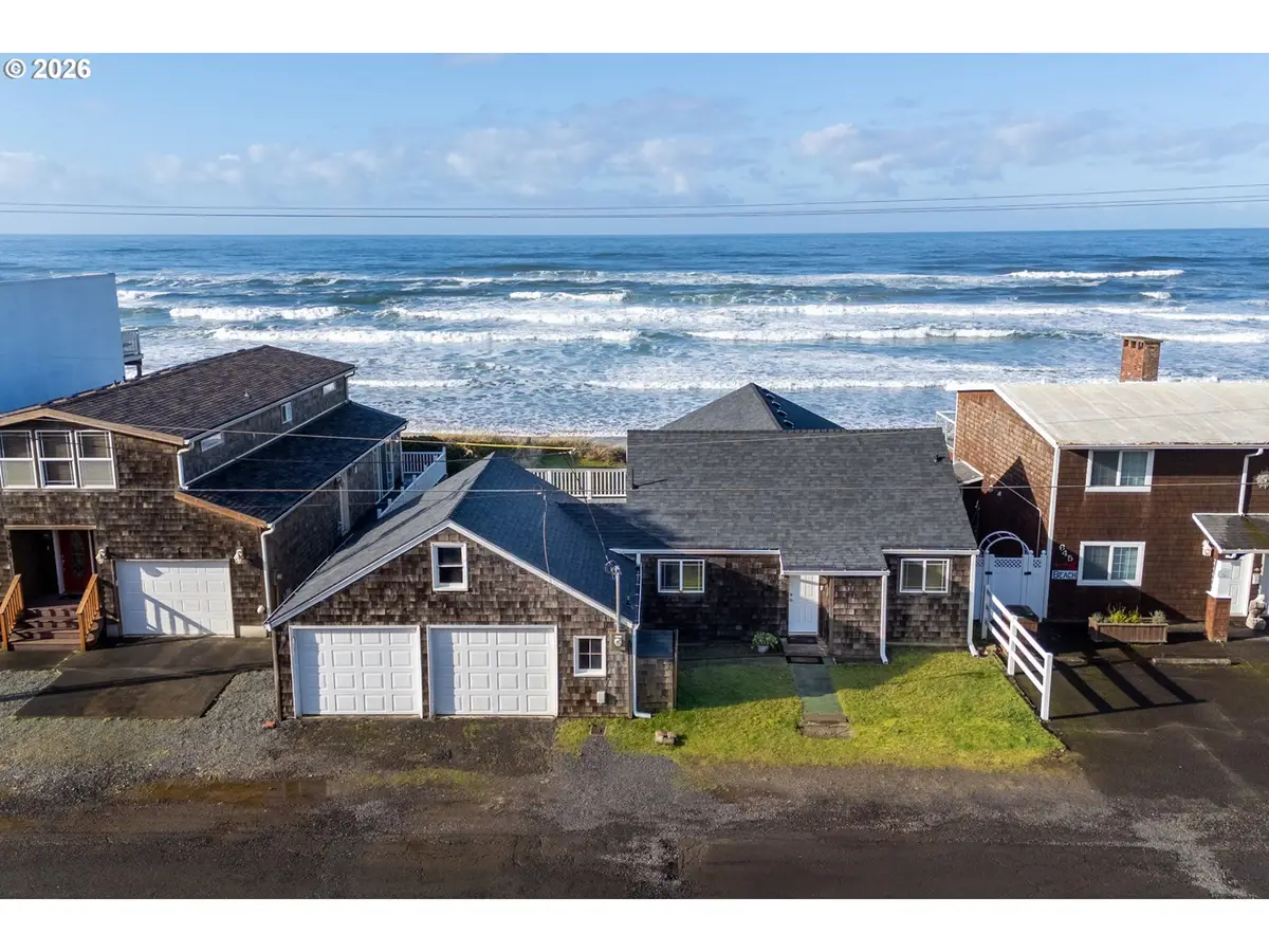 633 N Pacific St, Rockaway Beach, OR 97136 - Image #1