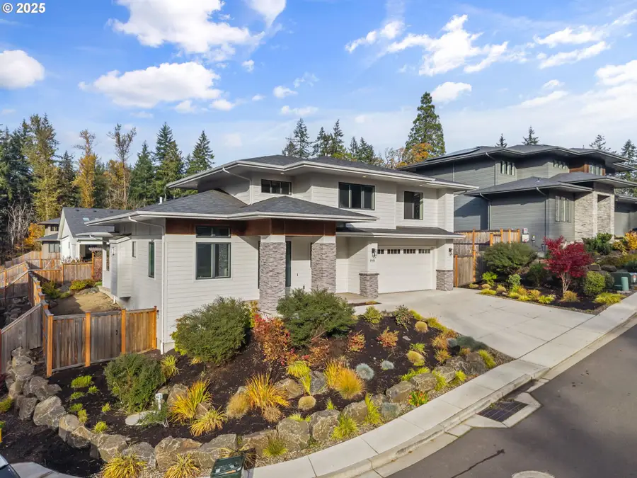 2051 Majestic Pl, Eugene, OR 97403 - Image #3