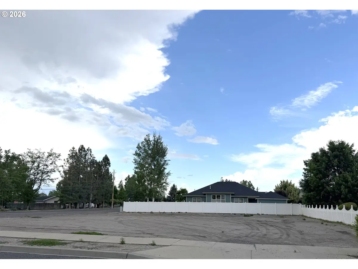 1190 F St, Baker City, OR 97814 - #1