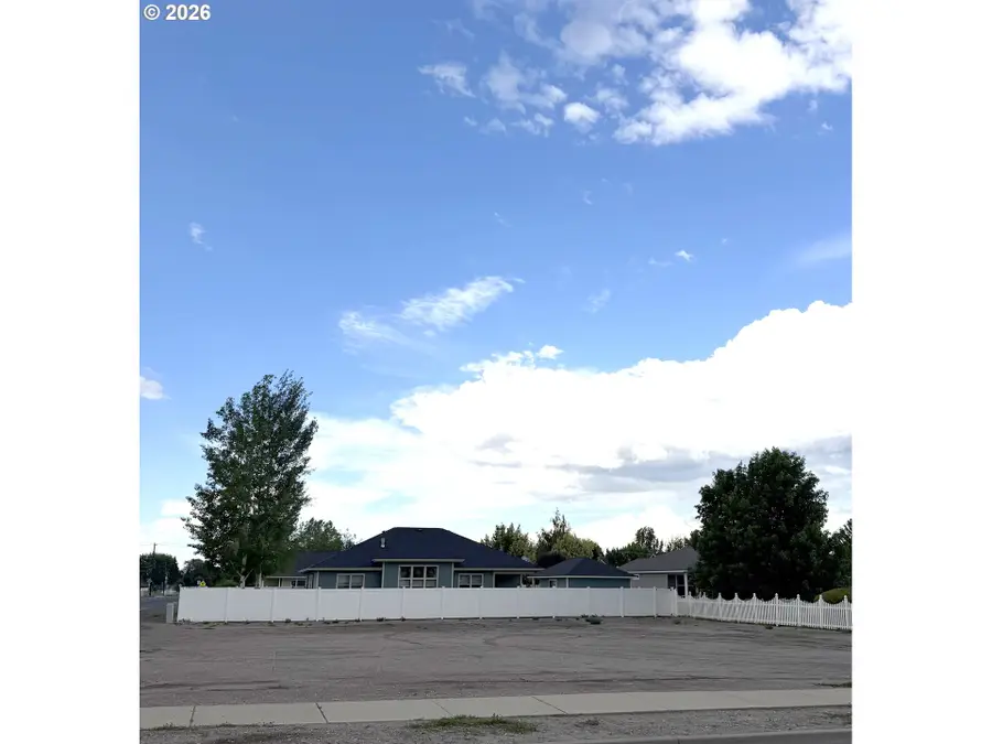 1190 F St, Baker City, OR 97814 - #3