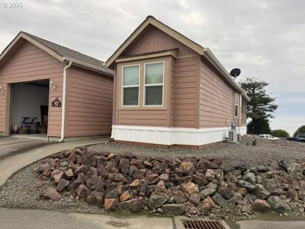 16252 Tolman Ln #16, Brookings, OR 97415