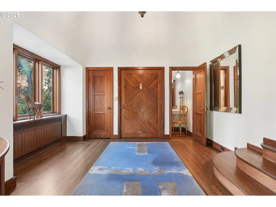 2643 SW Buena Vista Dr, Portland, OR 97201 - #2