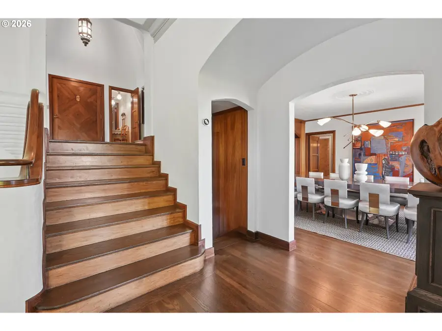 2643 SW Buena Vista Dr, Portland, OR 97201 - #3