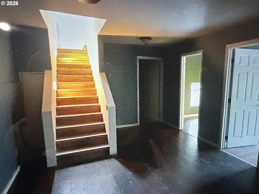 15216 SE Gladstone St, Portland, OR 97236 - #2