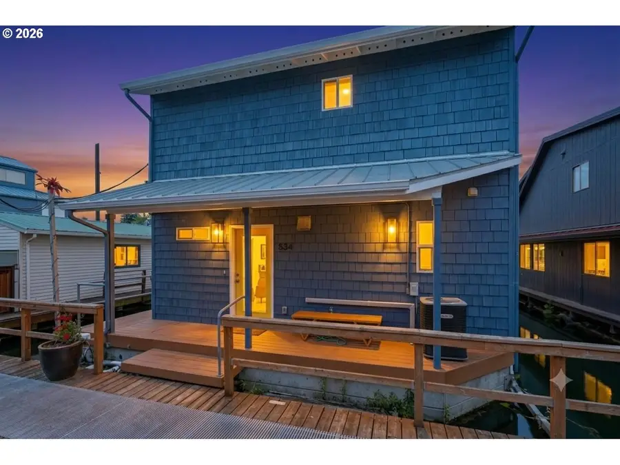 534 Tomahawk Dr, Portland, OR 97217 - #2