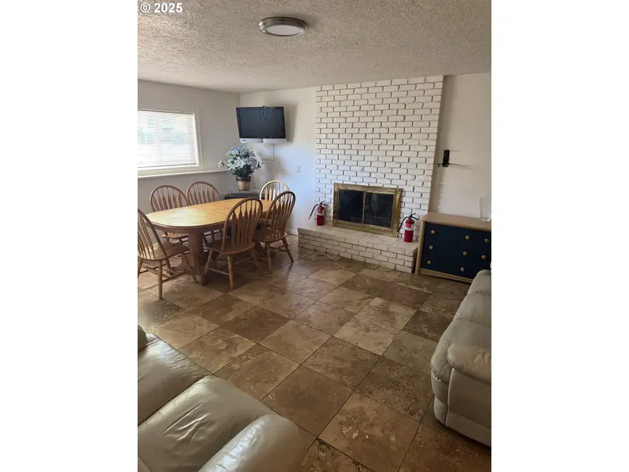 13511 SE Market St, Portland, OR 97233 - Image #2