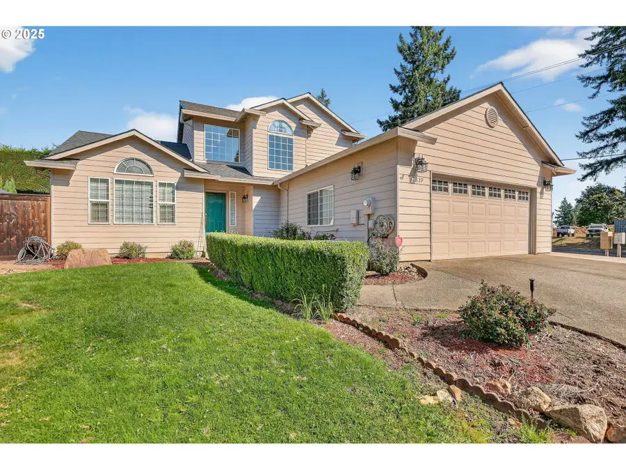 32839 SW Crystal Springs Ct, Scappoose, OR 97056 - Image #2