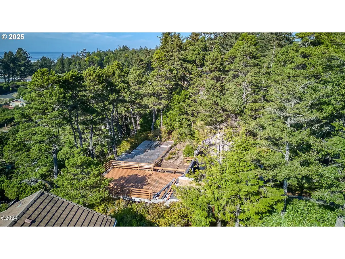 1442 NW Fircrest Ct, Waldport, OR 97394 - Image #1