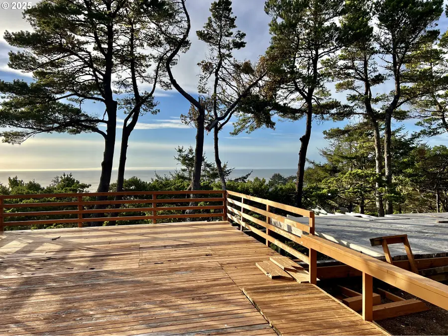 1442 NW Fircrest Ct, Waldport, OR 97394 - Image #2