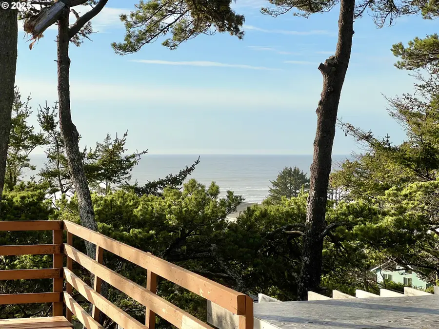 1442 NW Fircrest Ct, Waldport, OR 97394 - Image #3