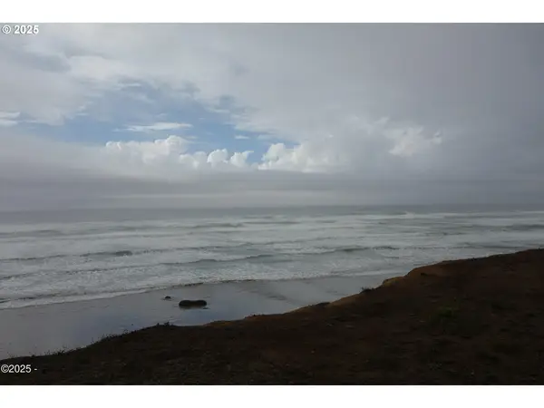 50009 Blackberry, SealRock, OR 97376