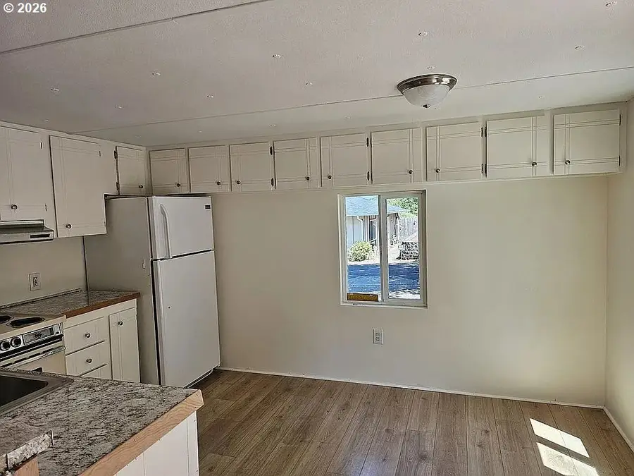 21100 NE Sandy Blvd #32, Fairview, OR 97024 - #3