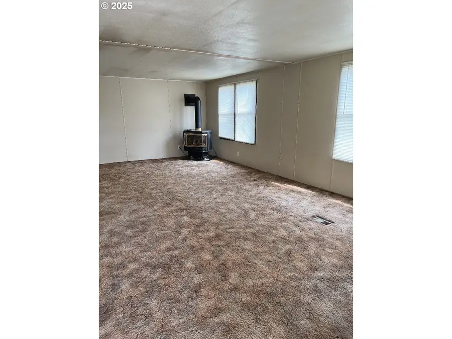 150 S 15th Ave, Elgin, OR 97827 - Image #2