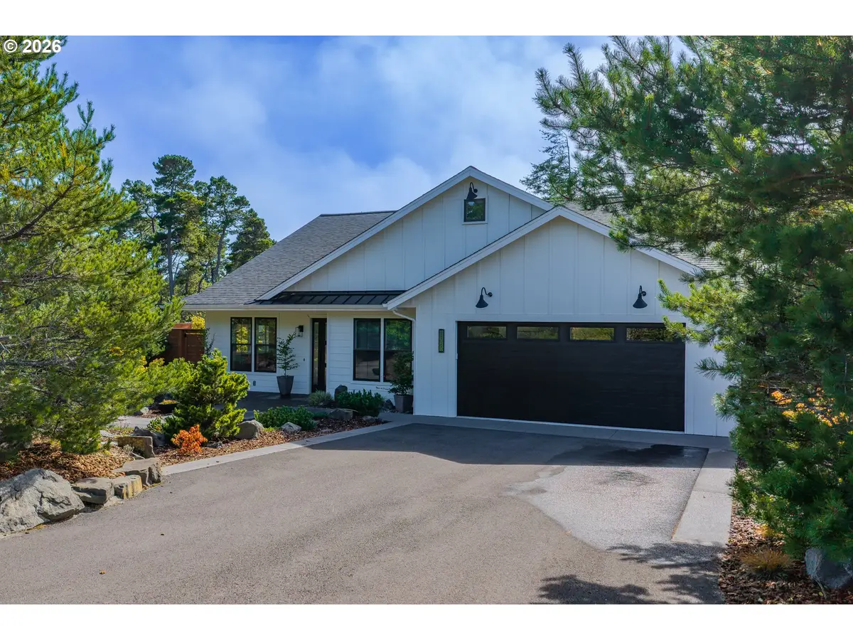 88060 Lake Point Dr, Florence, OR 97439 - #1