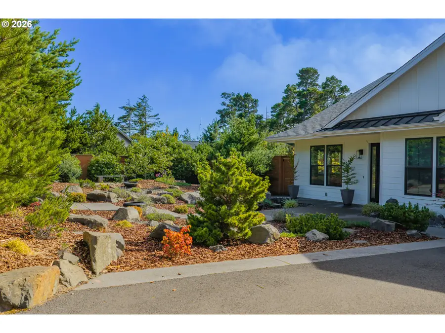 88060 Lake Point Dr, Florence, OR 97439 - #3