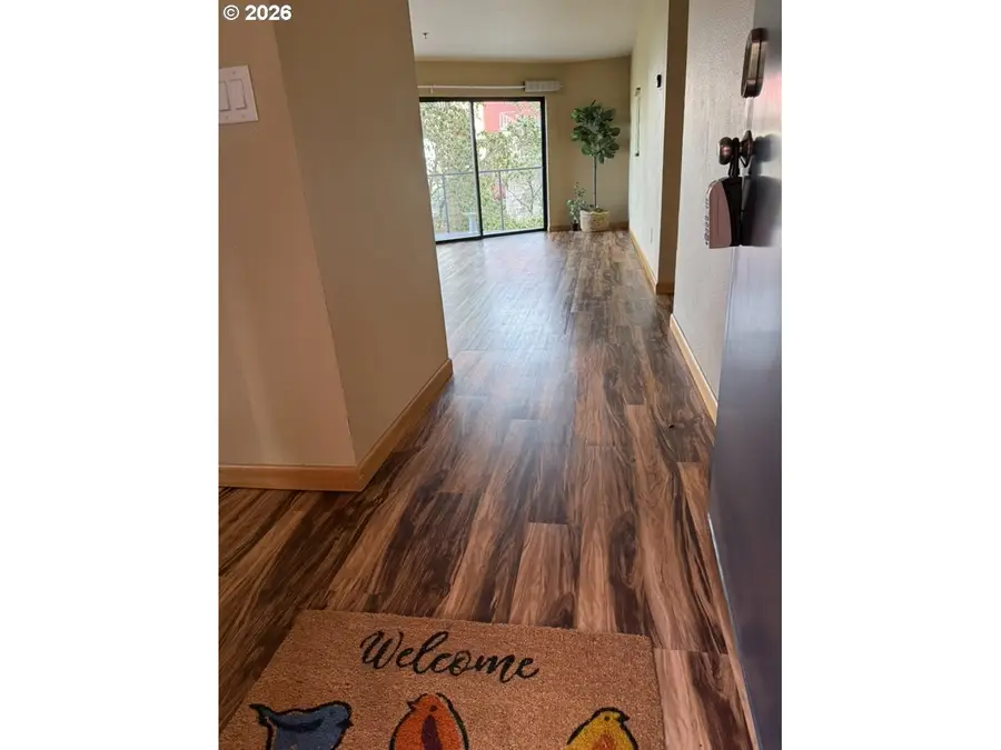 910 NW Naito Pkwy #i-4, Portland, OR 97209 - #3