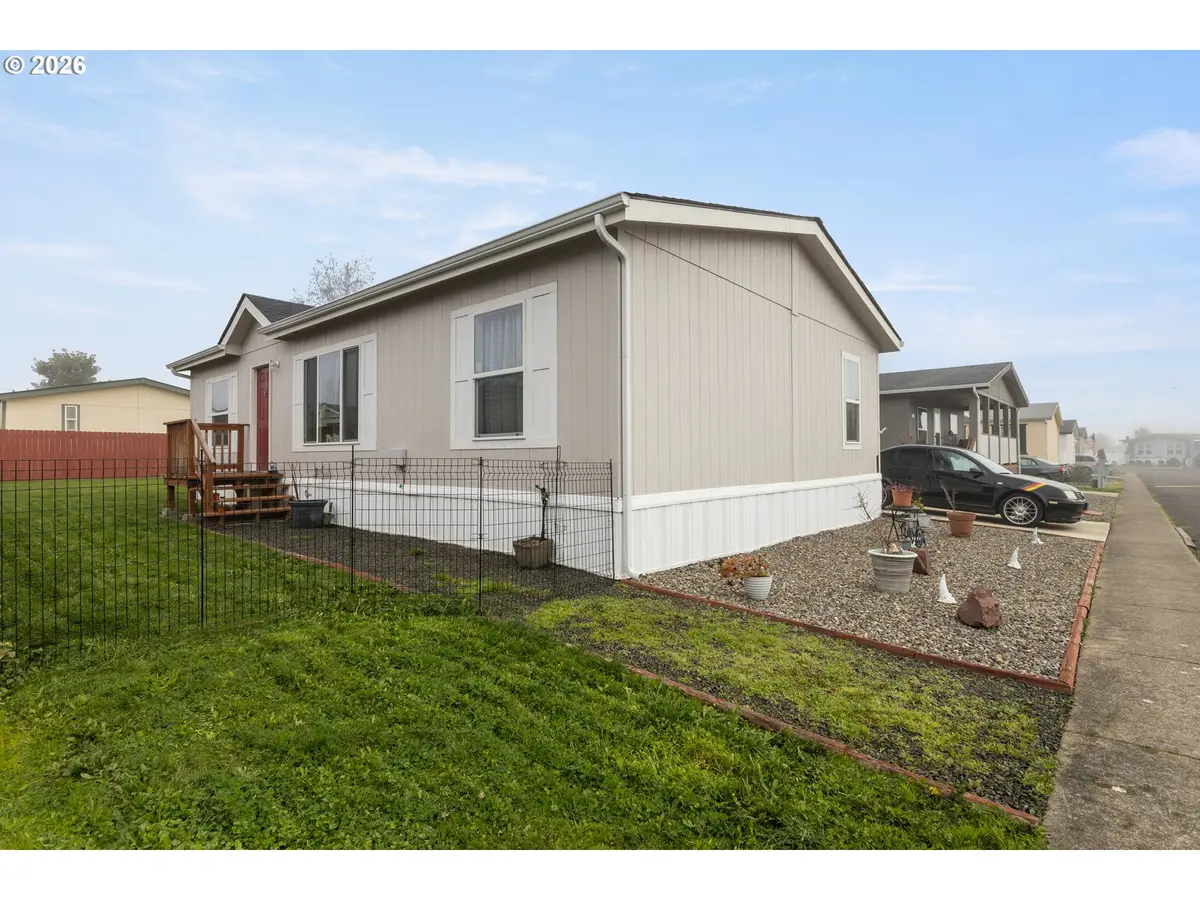 434 NW Broc Dr, Winston, OR 97496 - Image #1