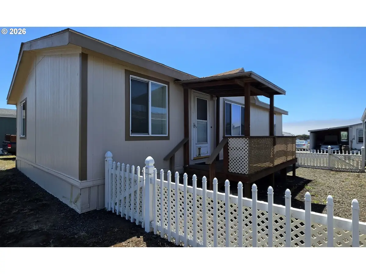 94120 Strahan St #24, Gold Beach, OR 97444 - #1