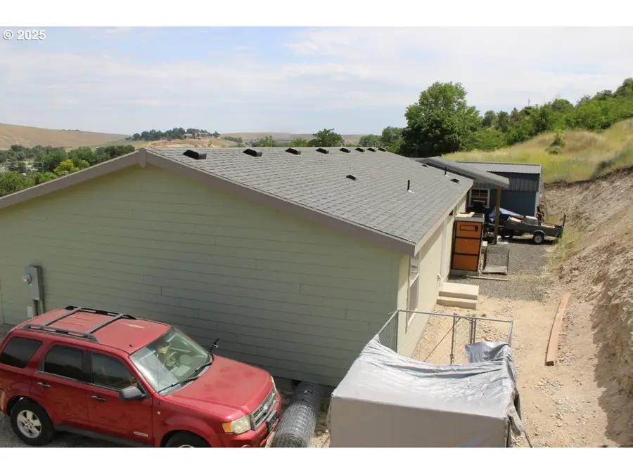 526 SE 15th St, Pendleton, OR 97801 - Image #3