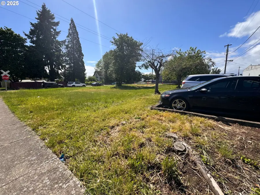 Holly St, Junction City, OR 97448 - Image #3