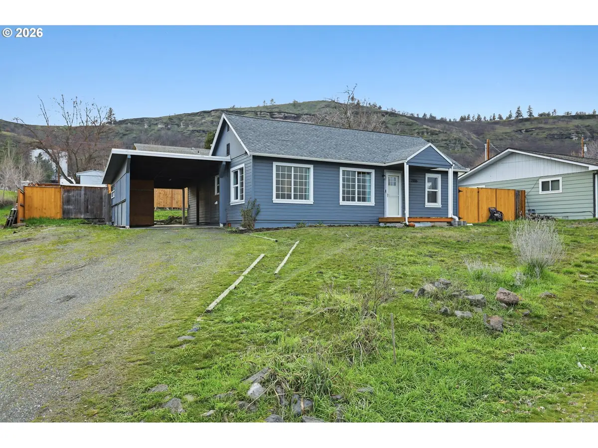 2306 W 13th St, The Dalles, OR 97058 - #1