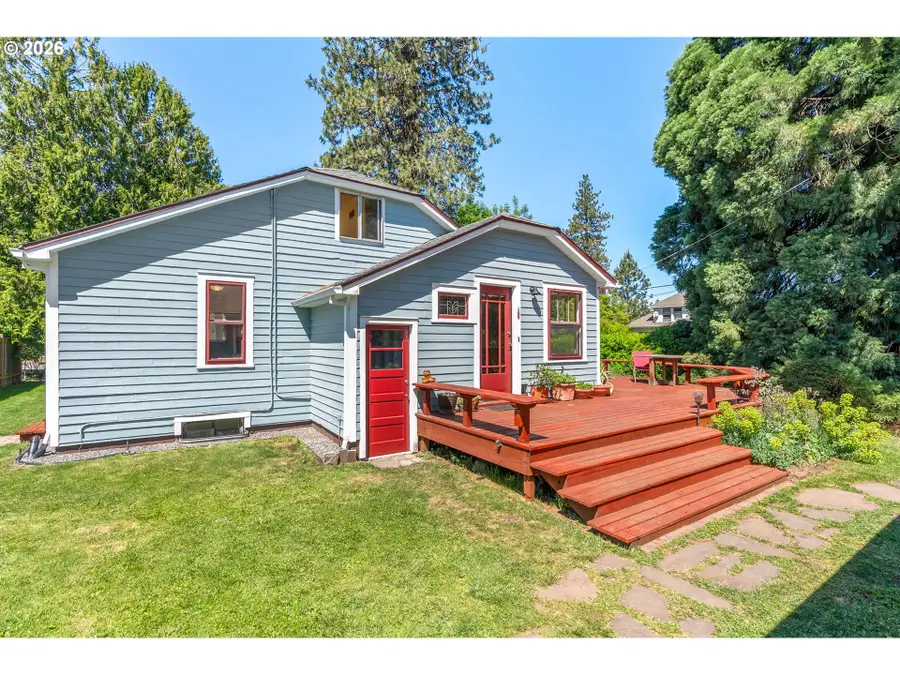 1003 5th St, Hood River, OR 97031 - #2