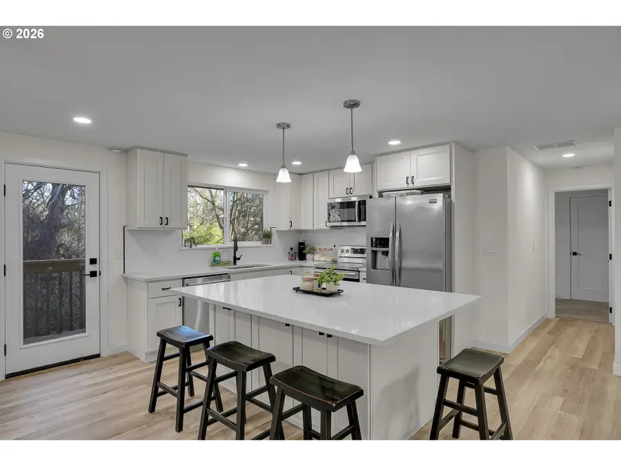 680 SW Willow Creek Dr, Beaverton, OR 97003 - #3