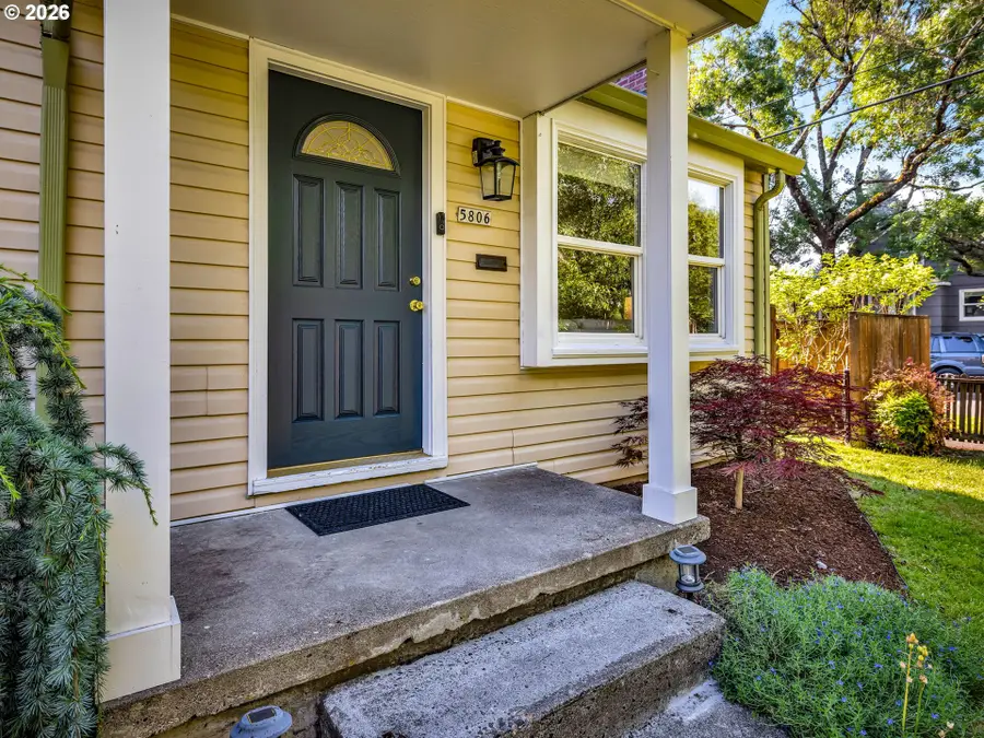 5806 NE 32nd Pl, Portland, OR 97211 - #2