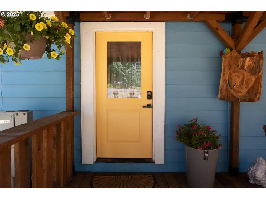 89521 Shore Crest Dr, Florence, OR 97439 - #2