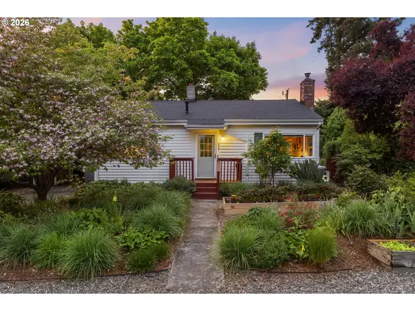 8437 NE Going Pl, Portland, OR 97220