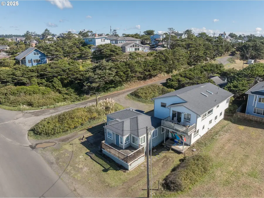 563/565 SW 4th St, Newport, OR 97365 - Image #2