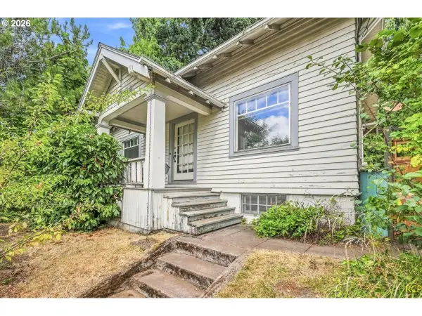 2113 N Sumner St, Portland, OR 97217