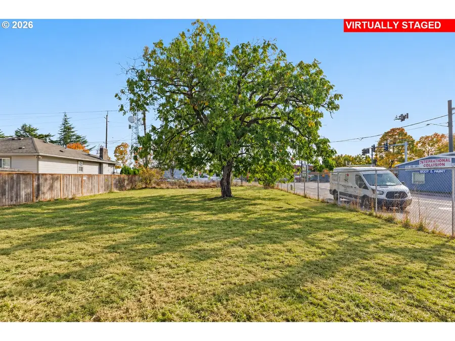 20 NE 99th Ave, Portland, OR 97220 - #3