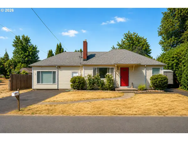 16523 SE Clinton St, Portland, OR 97035