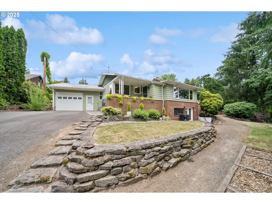 8195 SW Canyon Ln, Portland, OR 97210 - Image #3