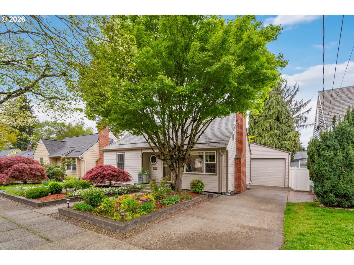 3725 SE Tibbetts St, Portland, OR 97202 - #1