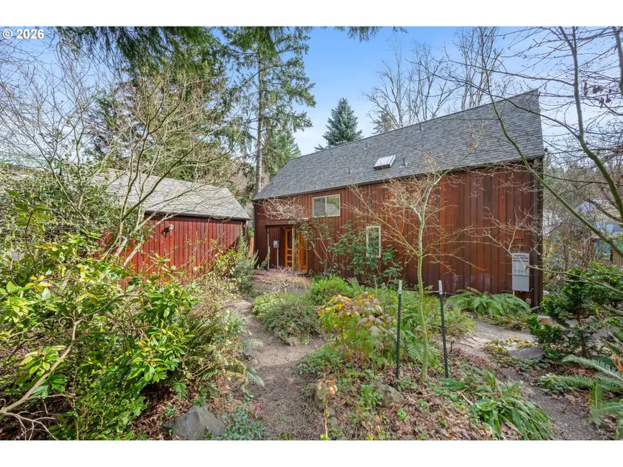 1642 E 43rd Ave, Eugene, OR 97405 - #3