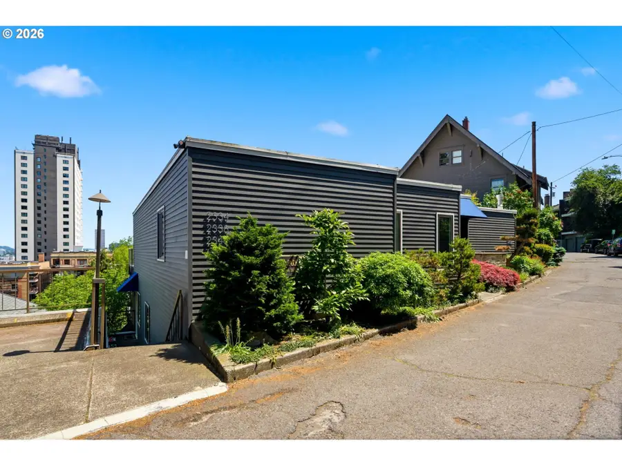 2330 SW Cactus Dr, Portland, OR 97205 - #3