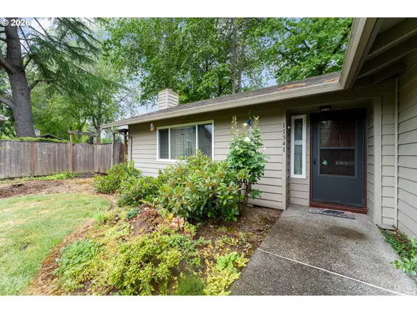 11341 SW Springwood Dr, Portland, OR 97223