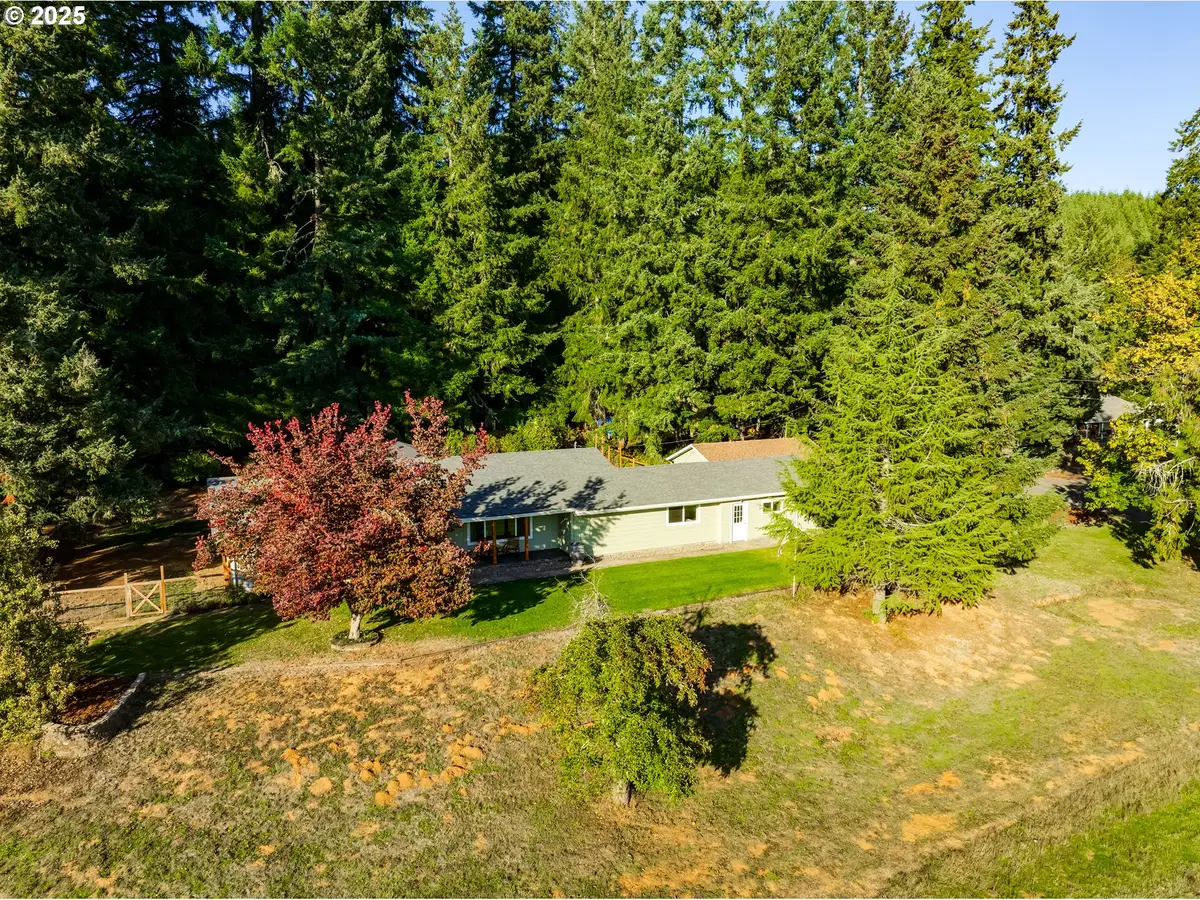 24531 Vaughn Rd, Veneta, OR 97487 - Image #1