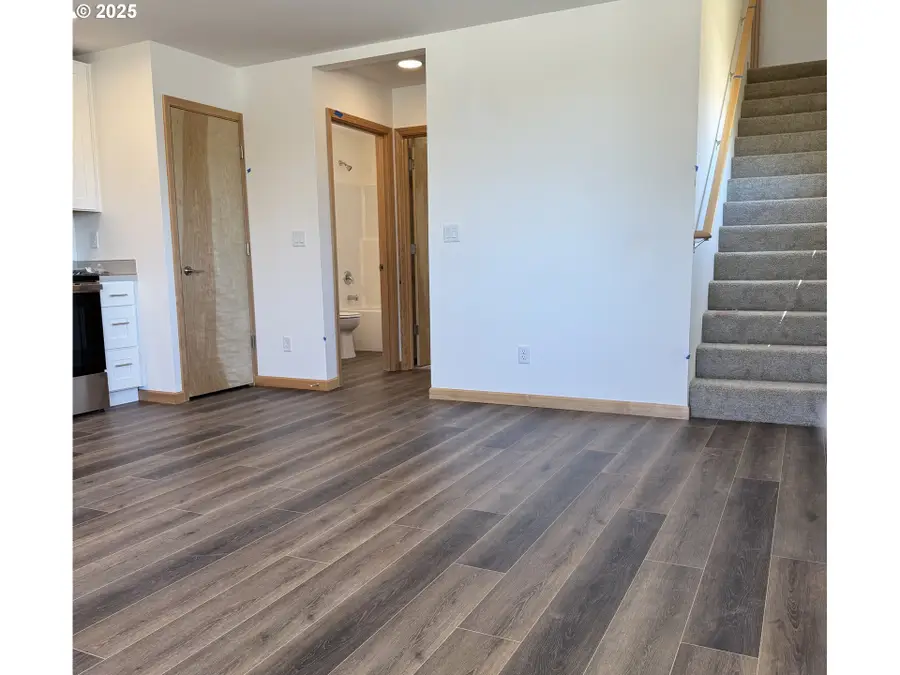 749 St Charles St, Eugene, OR 97402 - Image #3