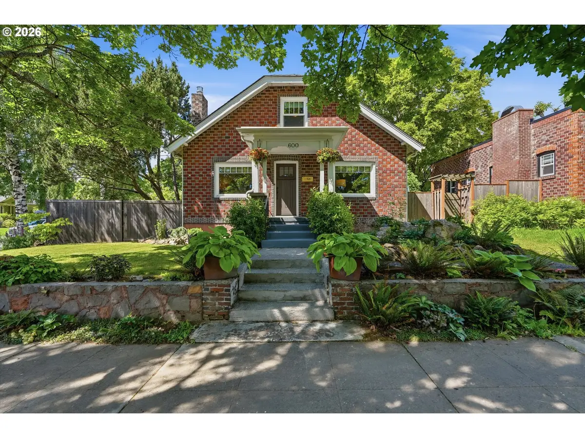 600 E 19th St, Vancouver, WA 98663 - #1