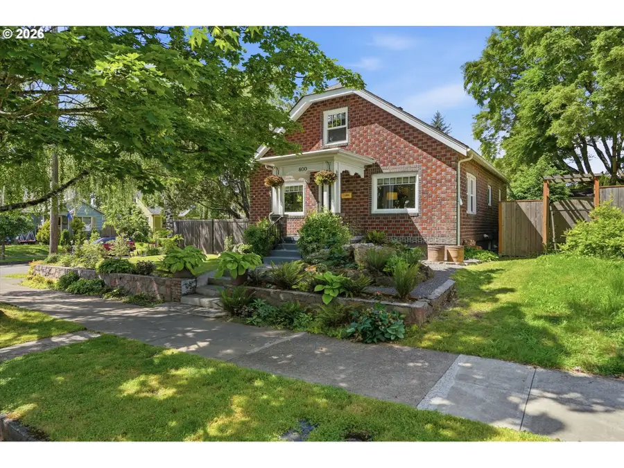 600 E 19th St, Vancouver, WA 98663 - #2
