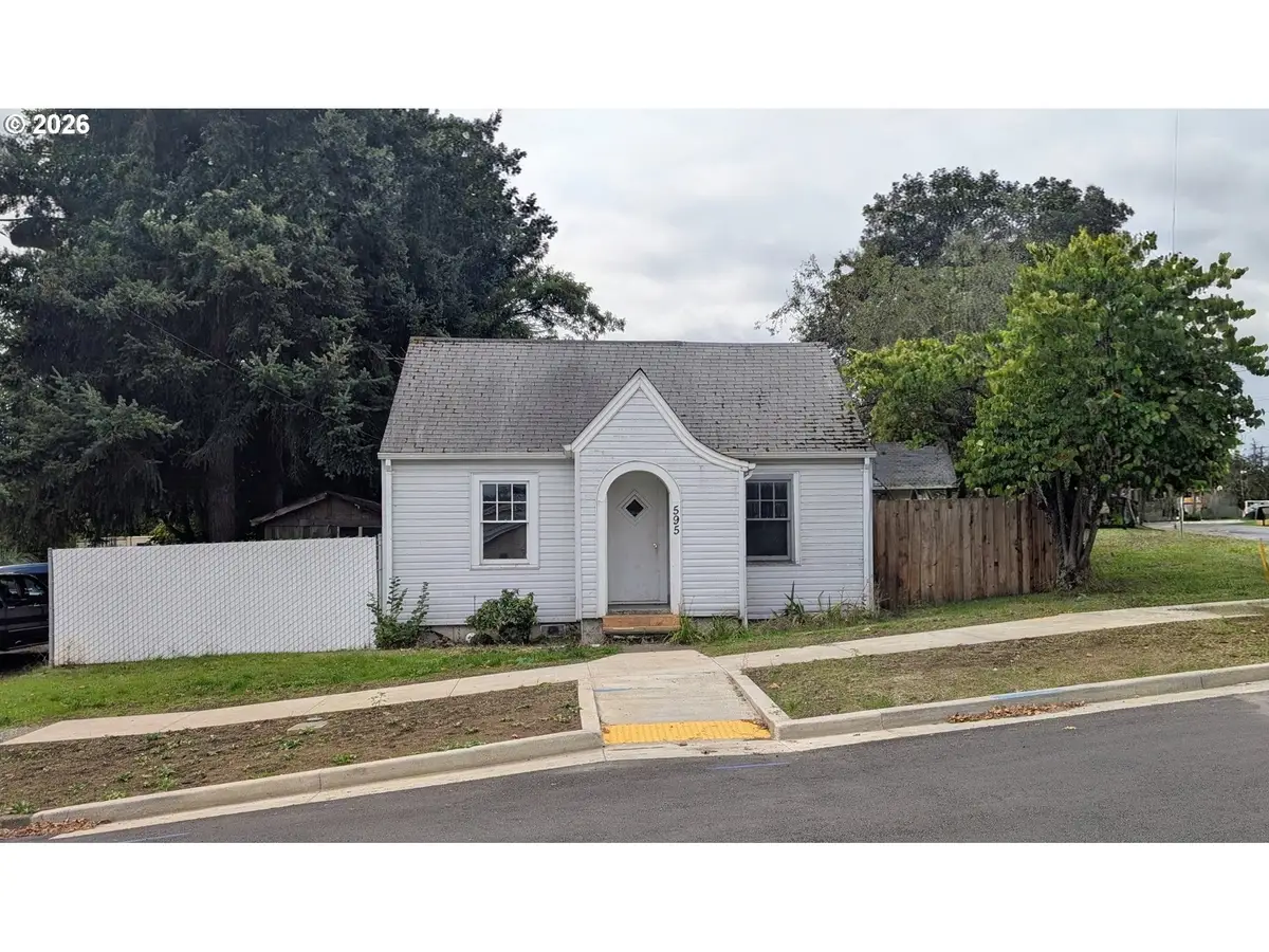 595 SW Clay St, Dallas, OR 97338 - #1