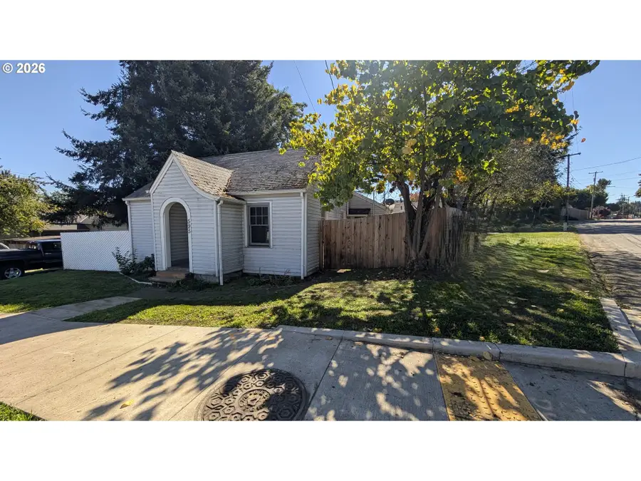 595 SW Clay St, Dallas, OR 97338 - #2