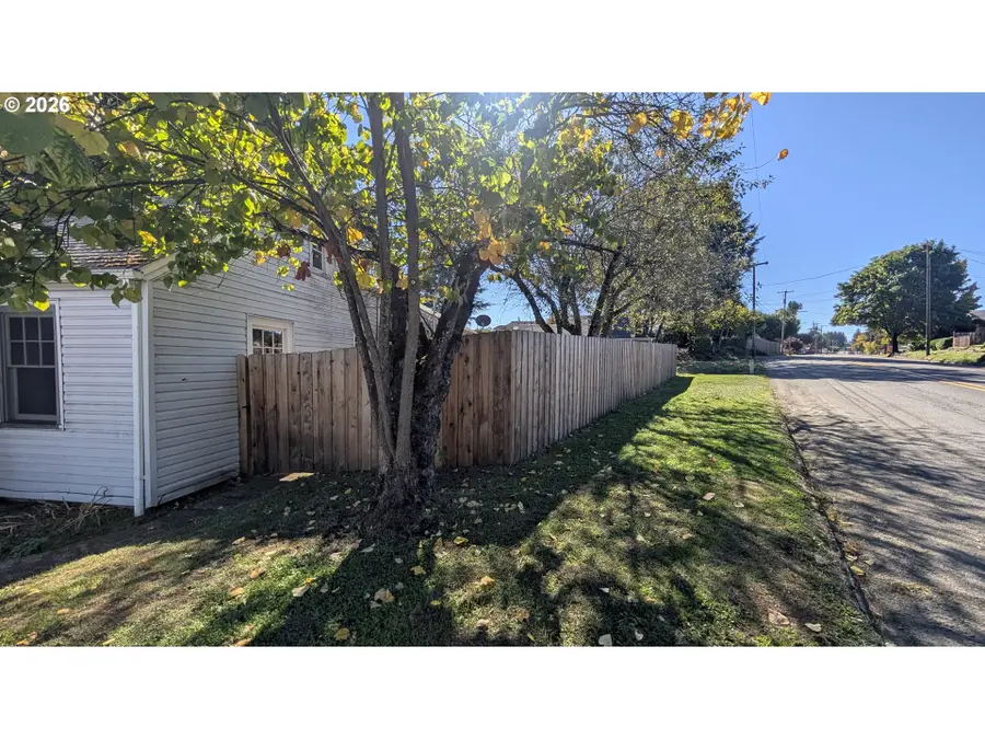 595 SW Clay St, Dallas, OR 97338 - #3