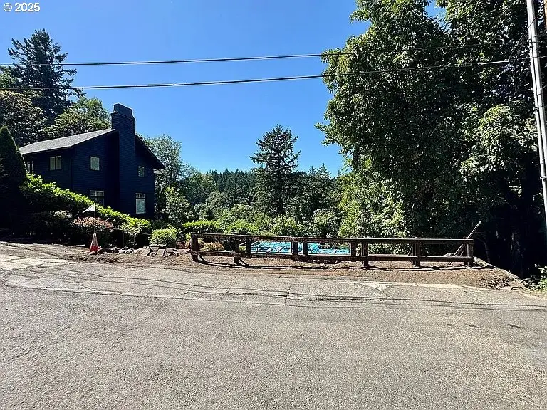 1925 SW Montgomery Pl, Portland, OR 97201 - Image #1