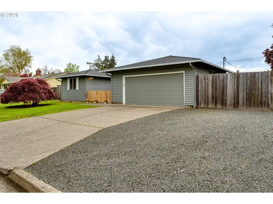 1085 Stillman Ave, Eugene, OR 97404 - #2