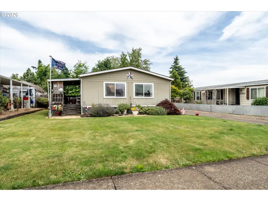 370 Creswood Dr, Creswell, OR 97426 - #3